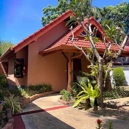 The Pace Phuket Boutique Resort Rawai Exterior photo