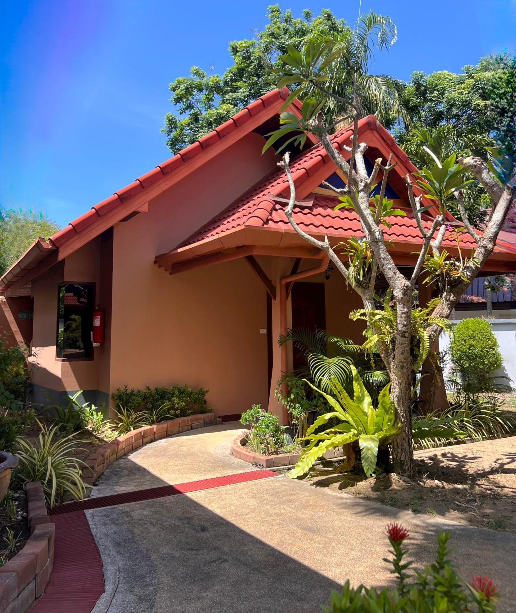 The Pace Phuket Boutique Resort Rawai Exterior photo